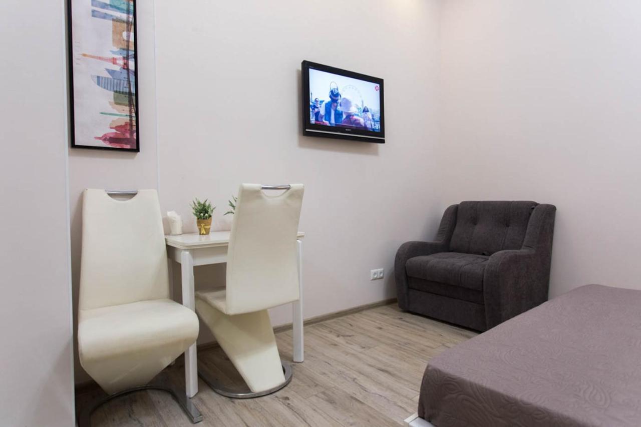 Modern Apartments In The Centre - Kuznechna Str. 26/4 Harkov Kültér fotó